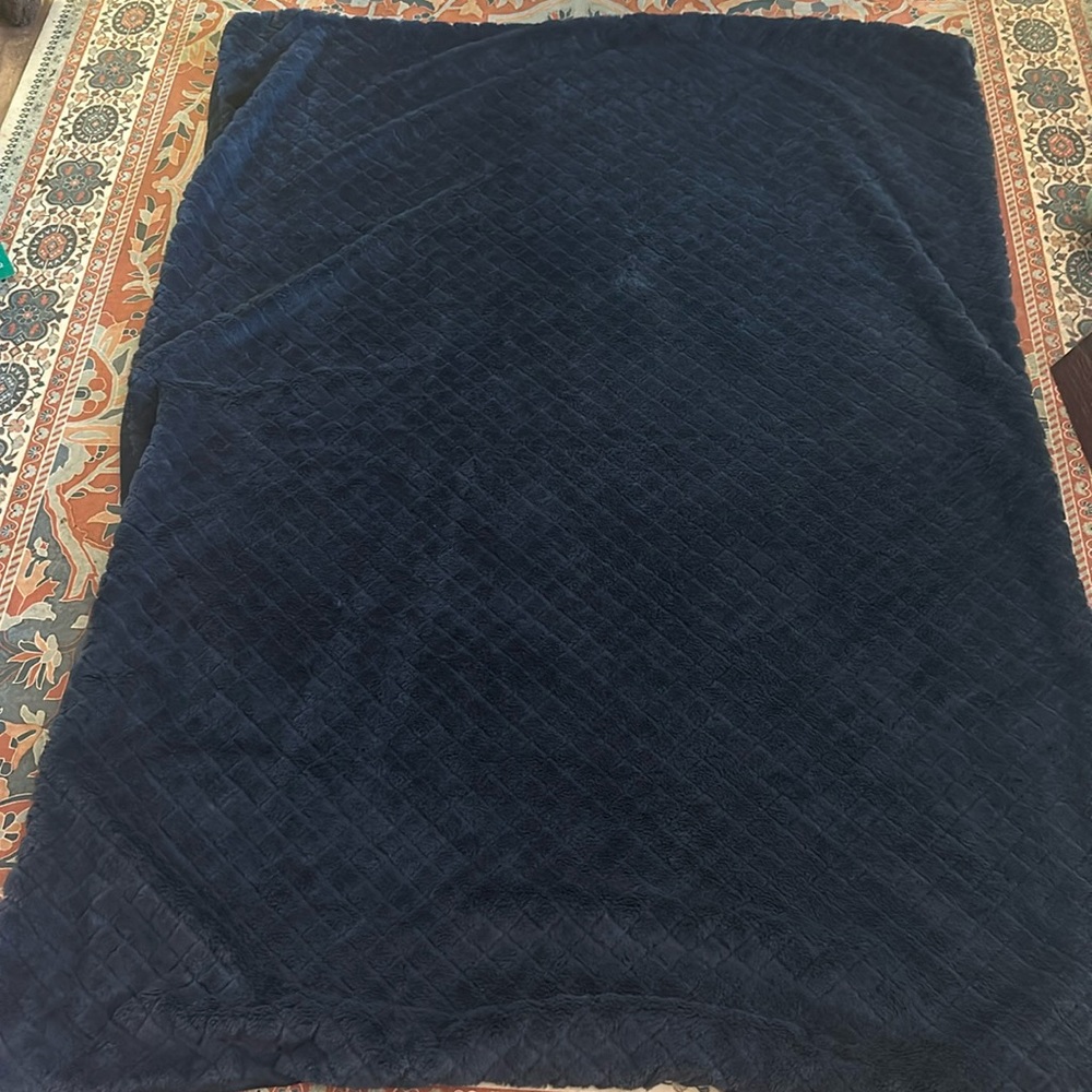 KOOLABURRA by UGG throw blanket